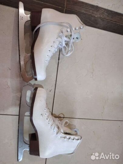 Коньки фигурные женские утепленные 40 размер