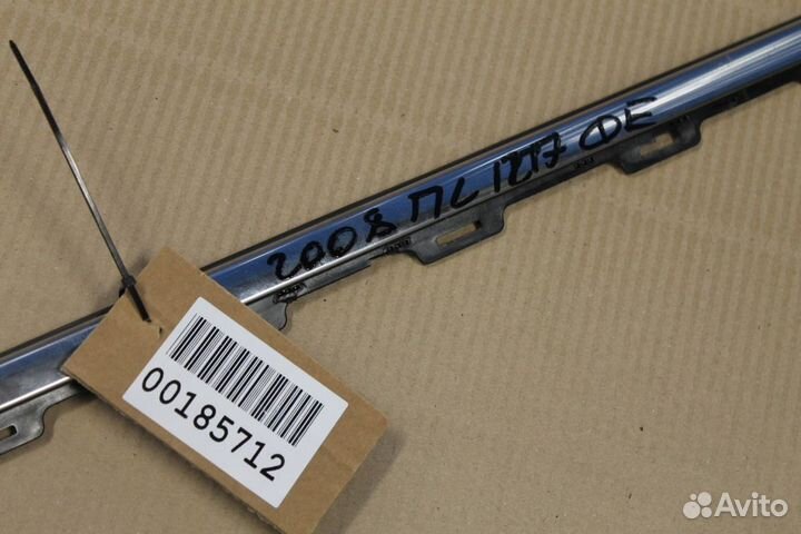 Молдинг стекла передней левой двери Peugeot 2008 2