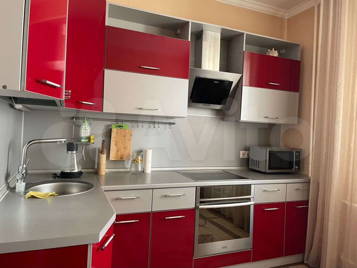 2-к. квартира, 56 м², 3/16 эт.