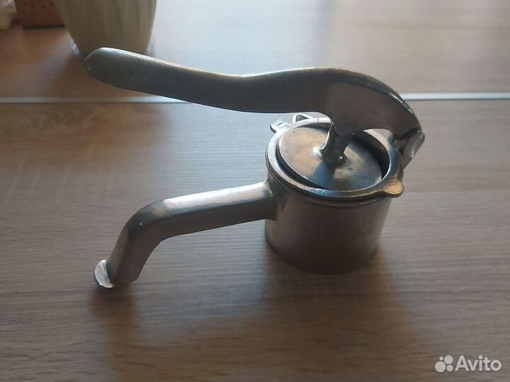 Соковыжималка ручная пресс для цитрусовых