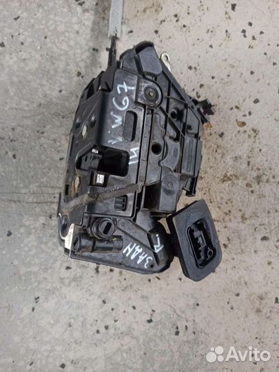 Замок задней правой двери VW Golf 7