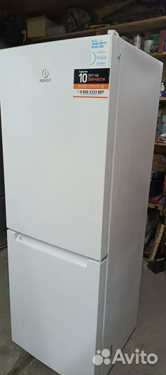 Холодильник Indesit