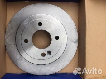 Диск задний тормозной 584110U300