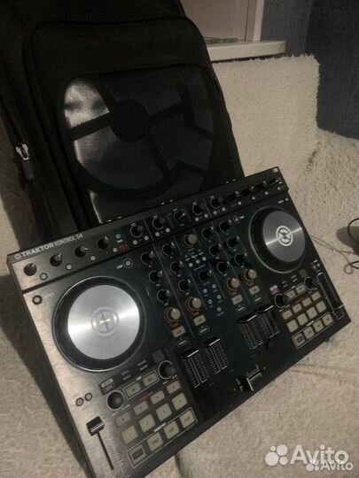 Traktor S4 MK2
