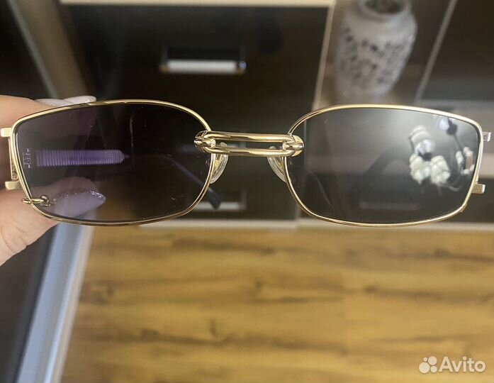 Солнцезащитные очки