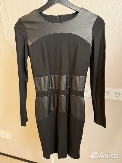 Платье трикотажное с кожаными вставками