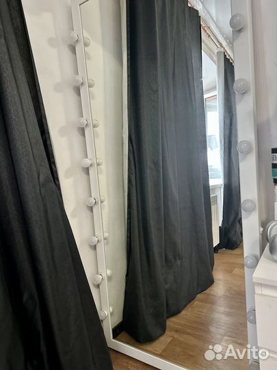 Большое зеркало с подсветкой