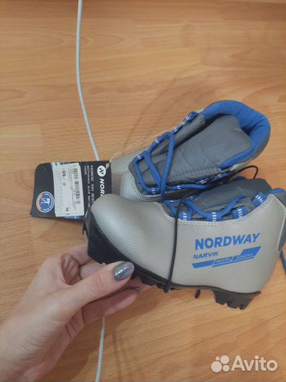 Новые лыжные ботинки 34 размер