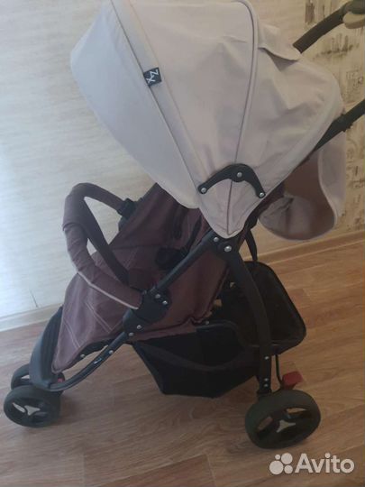 Прогулочная коляска трость