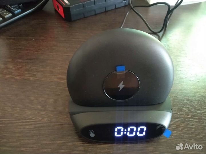 Часы с беспроводной зарядкой