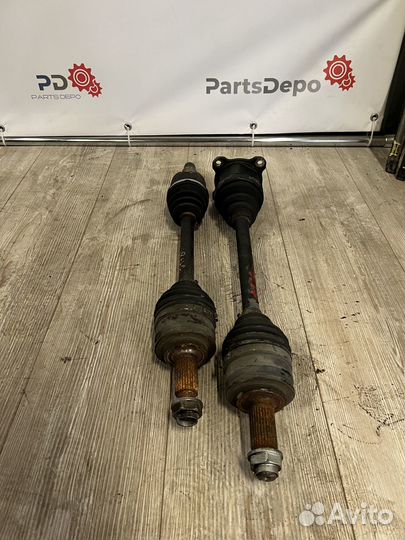 Привод задний левый / правый Suzuki Grand Vitara 3
