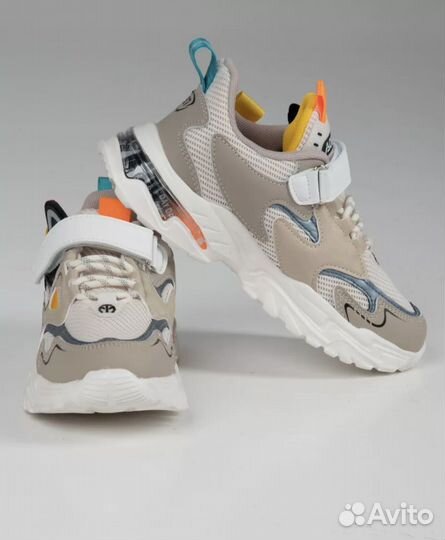 Кроссовки новые 35