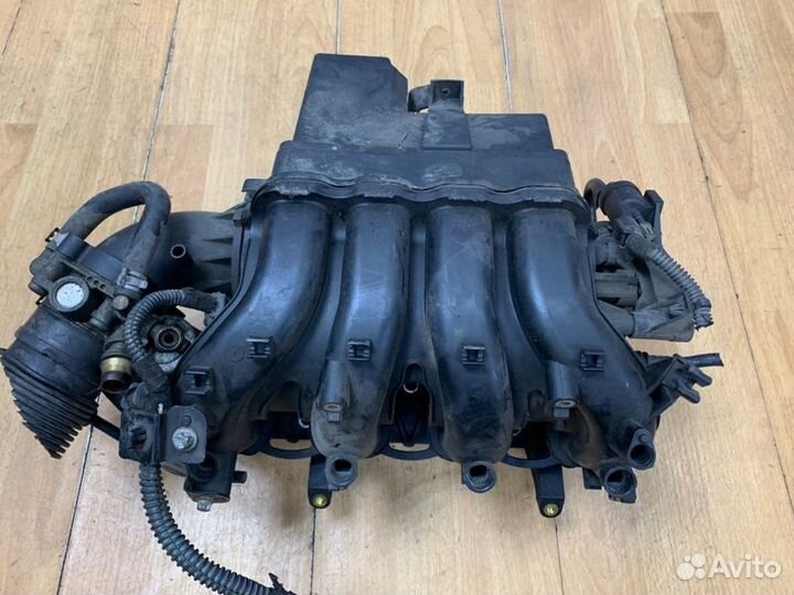 Коллектор впускной Opel Astra H Z16XE1 2004-2009