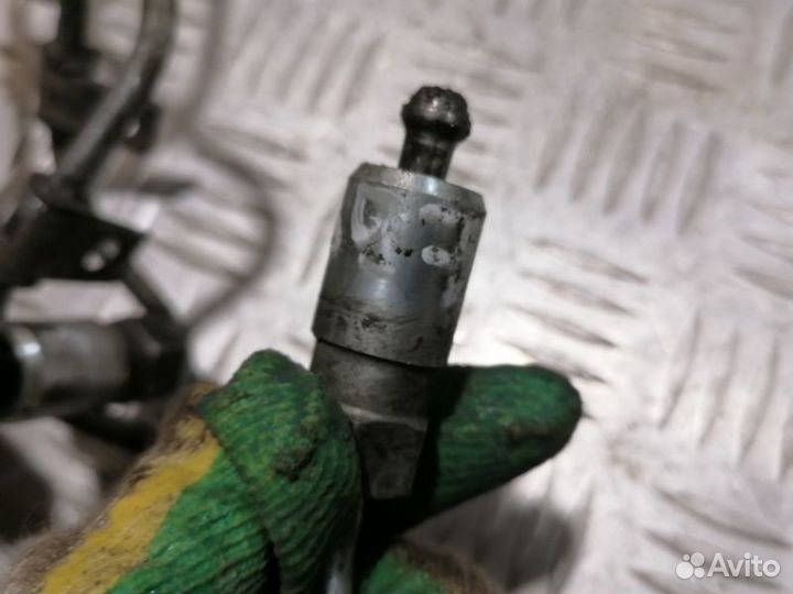 Трубка топливная Mitsubishi L200 2006-2016