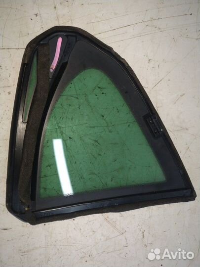 Стекло двери задней левой (форточка) заднее левое