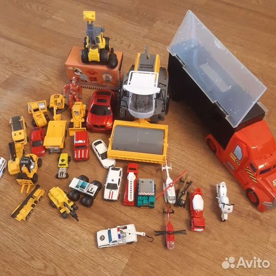Игрушки пакетом машинки