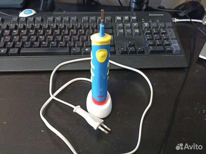 Детская электрическая зубная щетка Oral-B