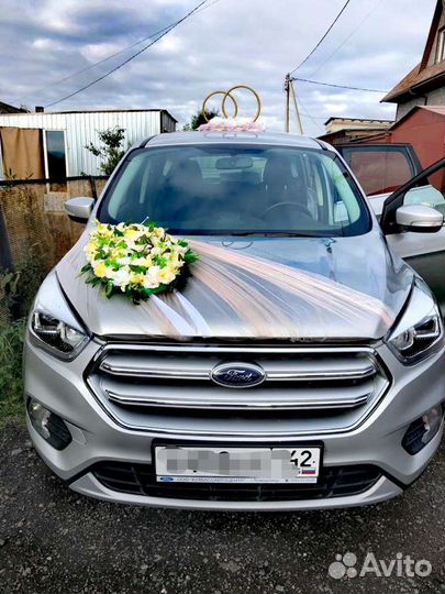 Свадебное украшение на авто