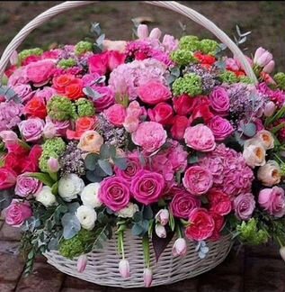 Живые цветы букеты пионовидные розы,цветы доставка