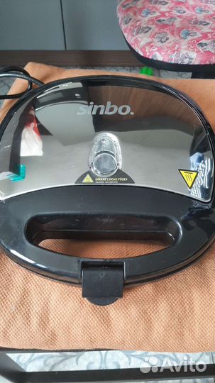 Электрическая вафельница новая