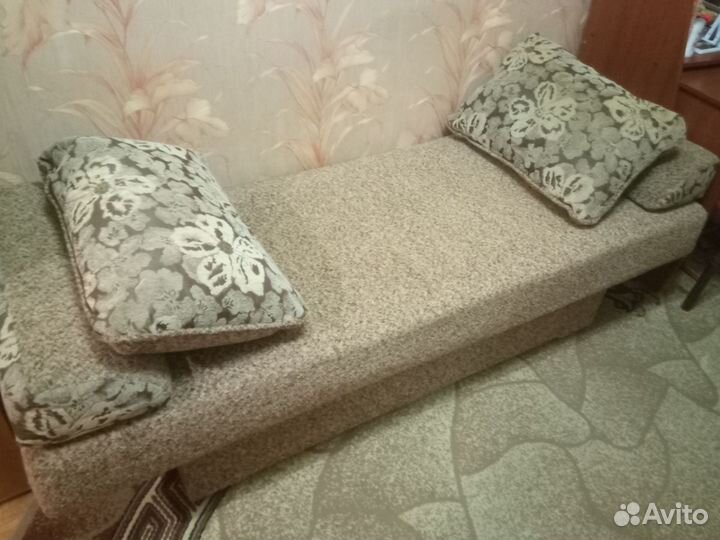 Диван одноместный