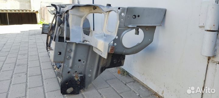 Рамка радиатора (телевизор) Nissan Bluebird Sylphy