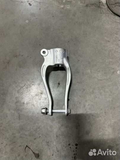 BMW Крепление амортизатора 31126861200