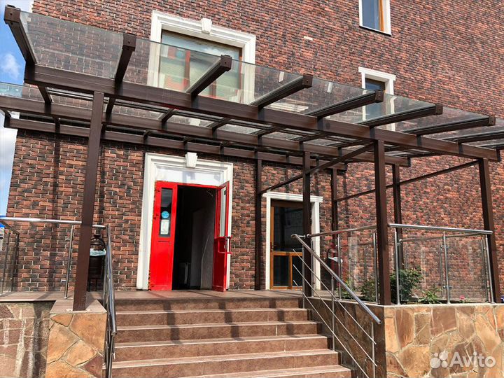 Дверь алюминиевая стеклянная