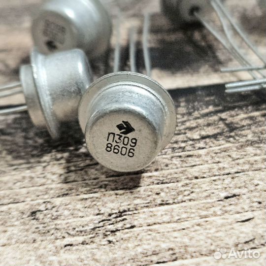 Транзистор П309 2Т201Б радиодетали