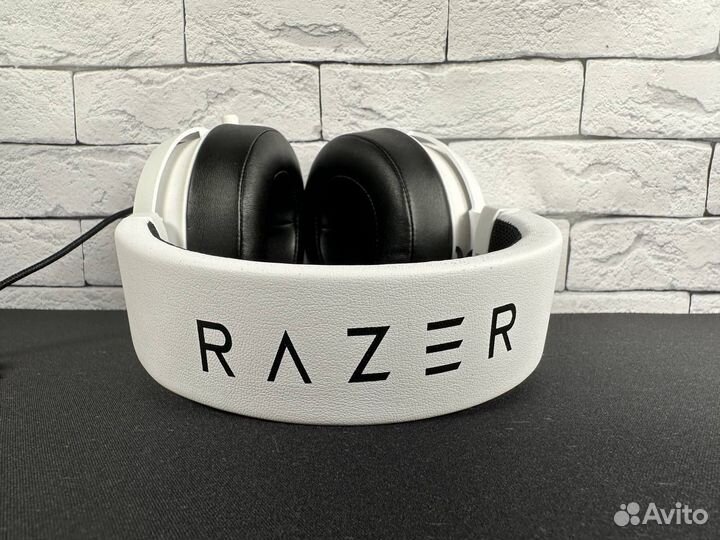 Razer Kraken Pro V2 (Белый)