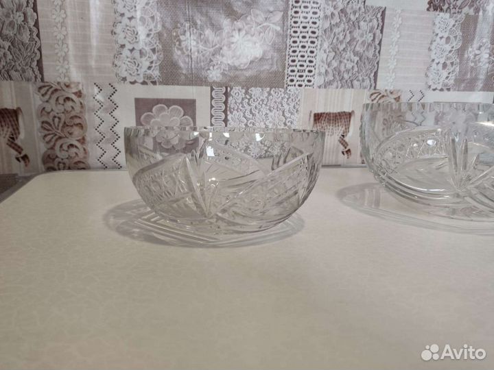 Хрустальные вазы две штуки