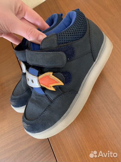 Кроссовки детские