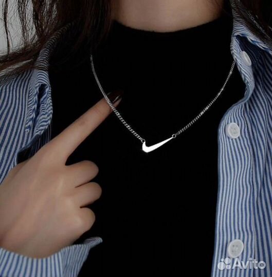 Подвеска на шею Nike