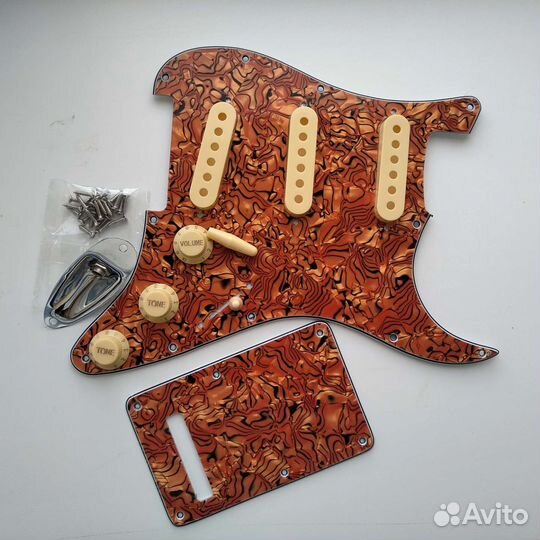 Пикгард SSS Tiger Stripe Shell/Pearl Tint