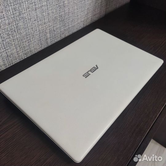 Ноутбук asus
