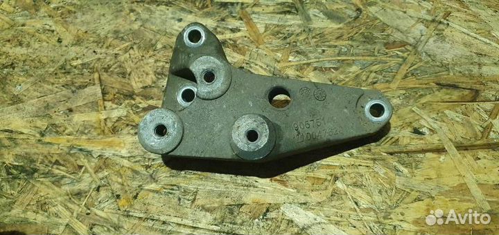 Кронштейн опоры кпп Opel Meriva B 2010-2018