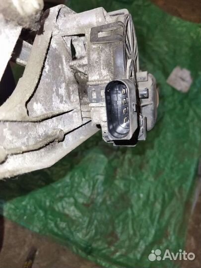 Трапеция стеклоочистителя Форд Фокус 2