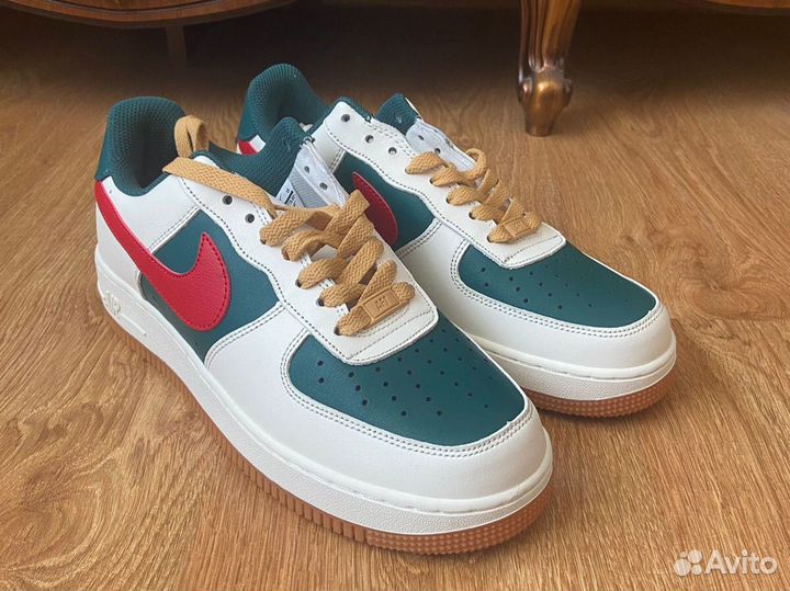 Кроссовки Nike