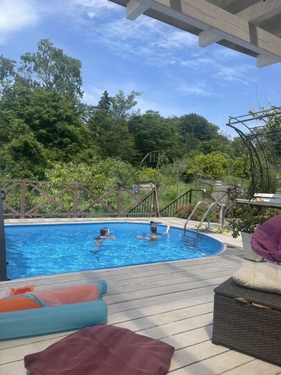 Коттедж 211 м² на участке 10 сот.