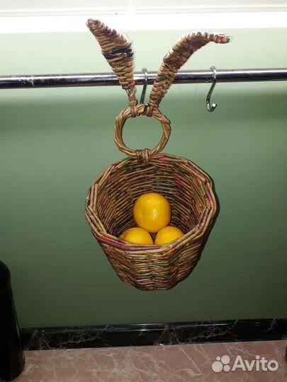 Корзина плетеная из бумажной лозы