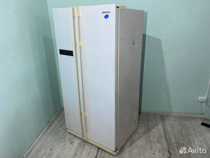 Холодильник Side by side Samsung