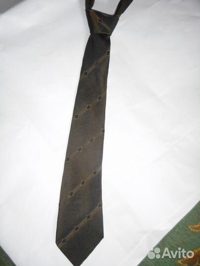 Продаю галстук
