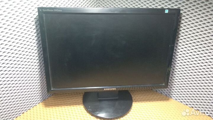 Широкоформатный ЖК монитор Samsung 2043NWX