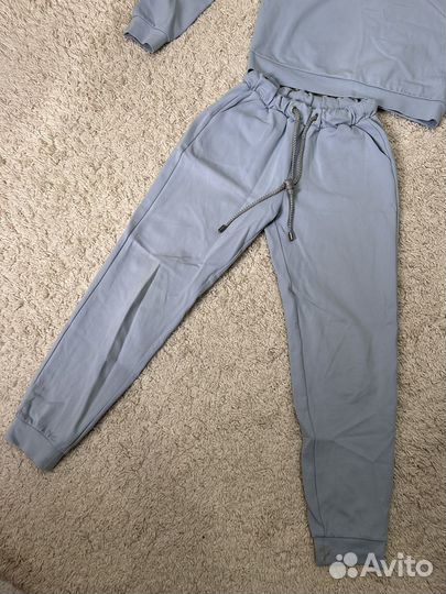 Спортивный костюм женский