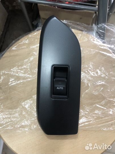 Кнопка стеклоподьемника в сборе prado 150