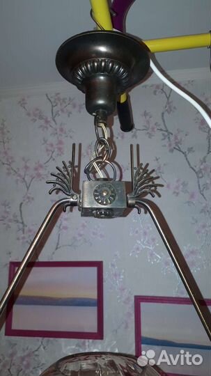 Люстра ссср, металл под бронзу, карамельное стекло