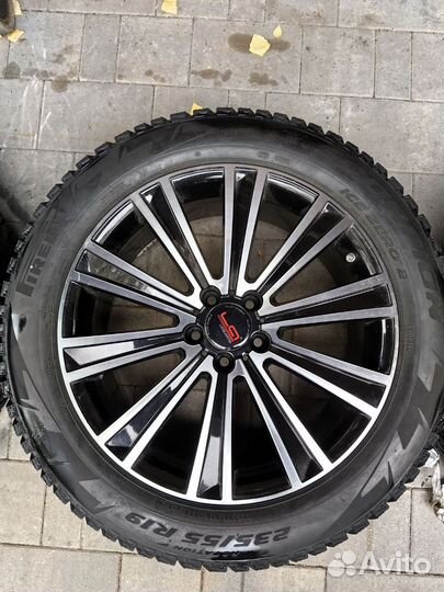 Шины зимние R019 235/55 на дисках