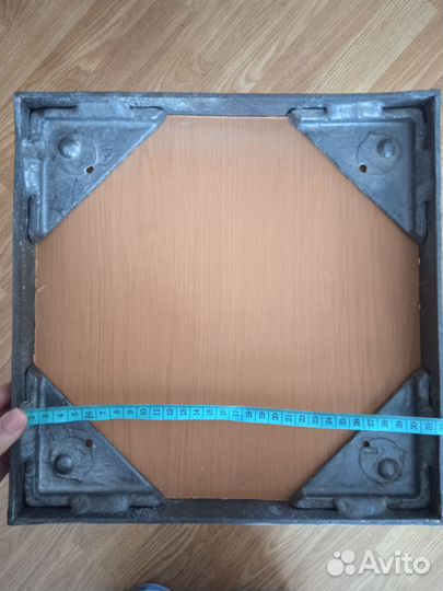 Винтажный стул с металлическим ажурным основанием