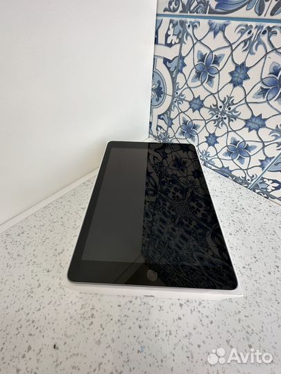 iPad (6th Generation) Wi-Fi + Cellular 32 гб