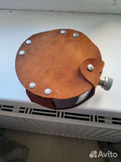 Фляжка в чехле из натуральной замши